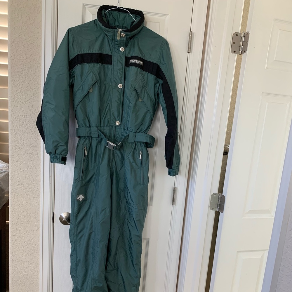 Women’s Descante One Piece Snow Ski Suit Size 8